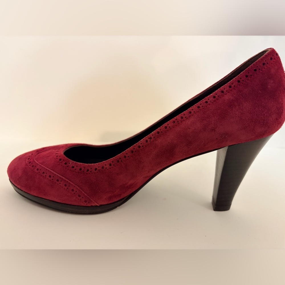 BODEN Womens Size 38 (US 7.5) Burgundy Perforated Suede Leather Pumps EUC - Picture 2 of 13